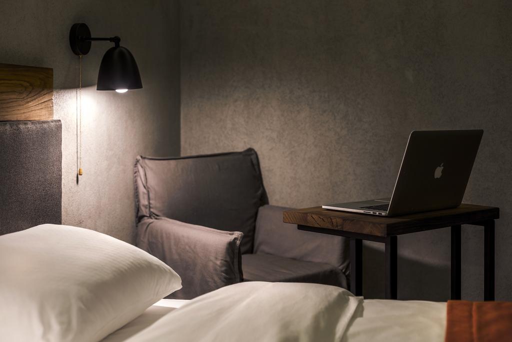 Iota Hotel Тбилиси Екстериор снимка A room at the hotel