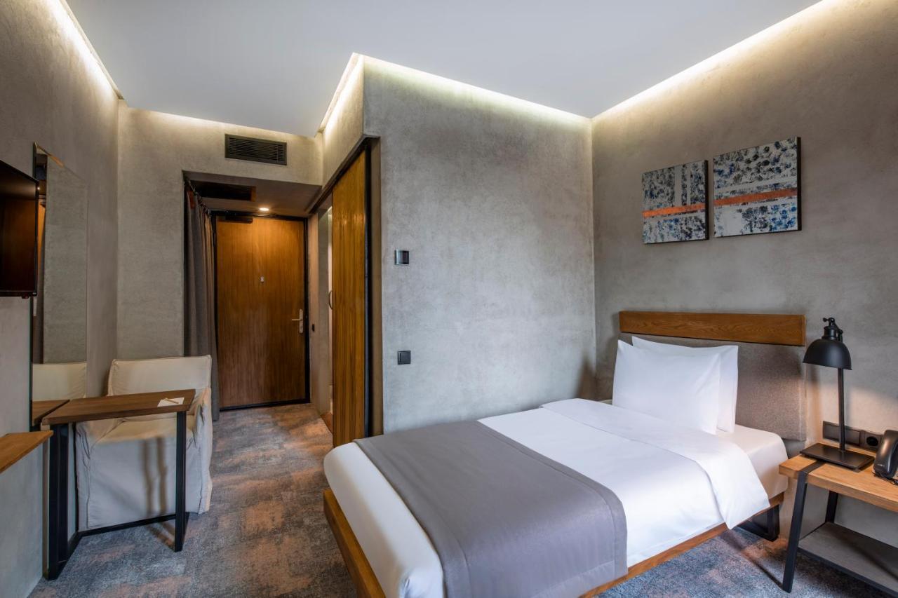 Iota Hotel Тбилиси Екстериор снимка