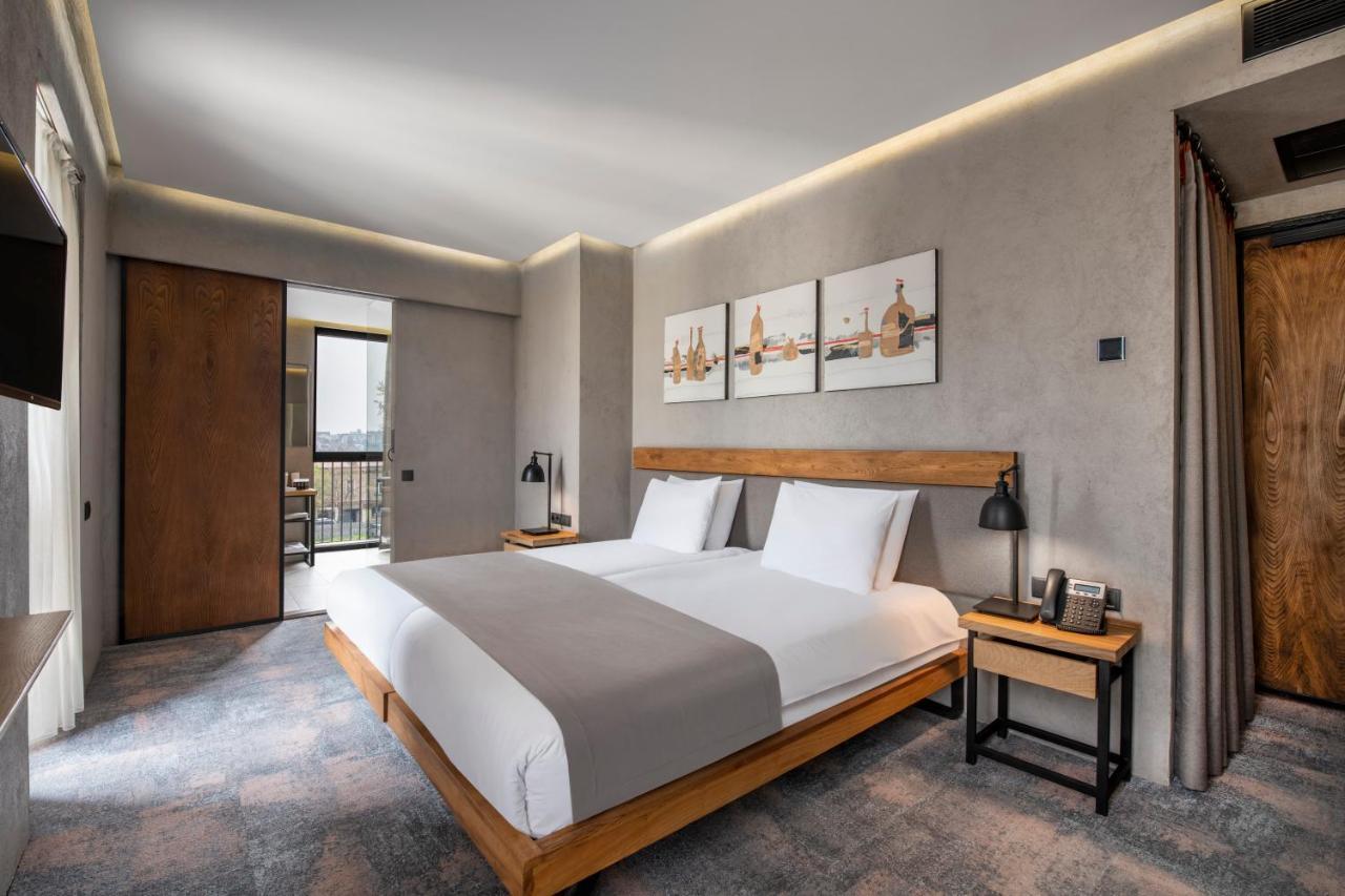 Iota Hotel Тбилиси Екстериор снимка