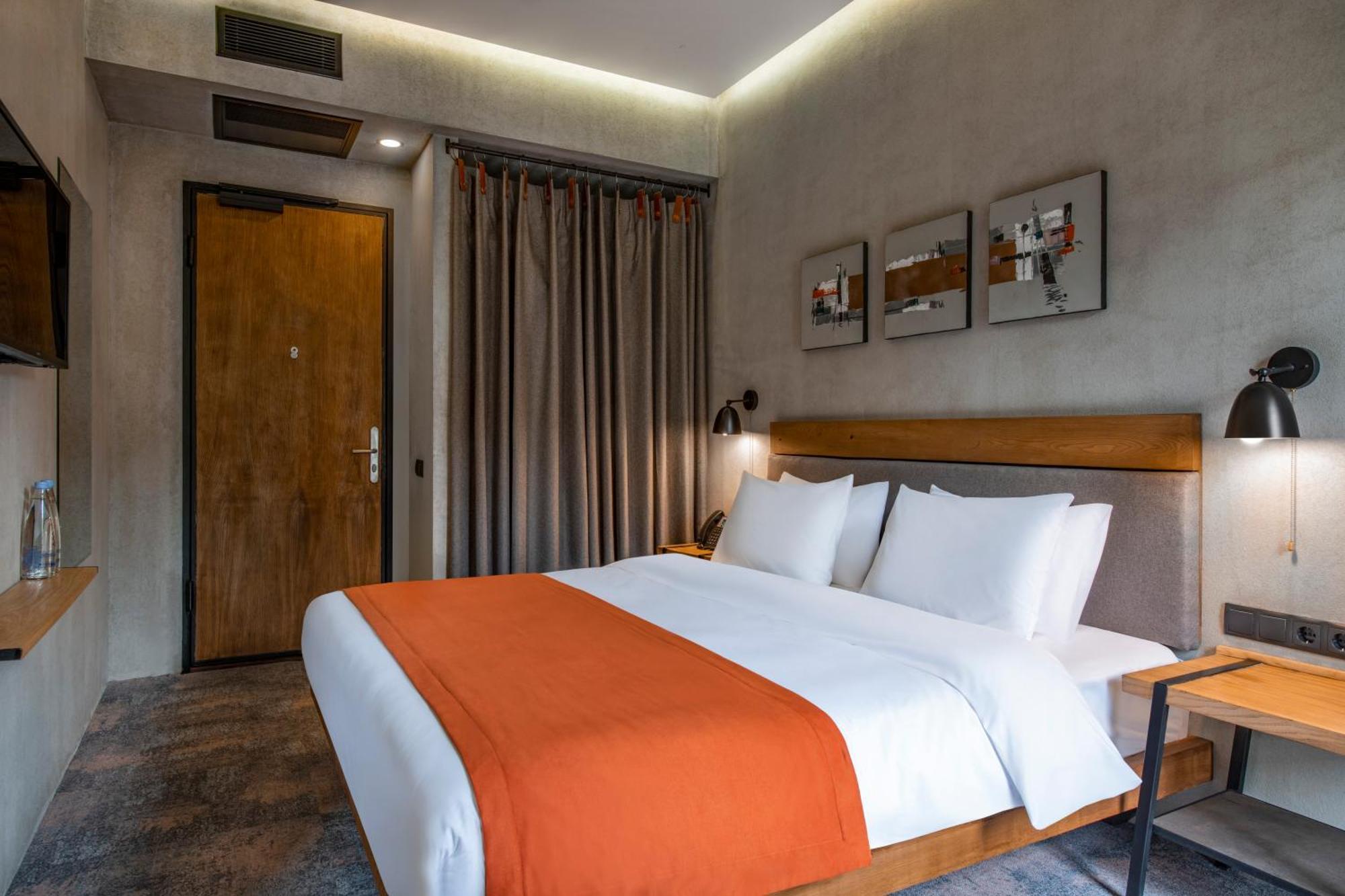 Iota Hotel Тбилиси Екстериор снимка