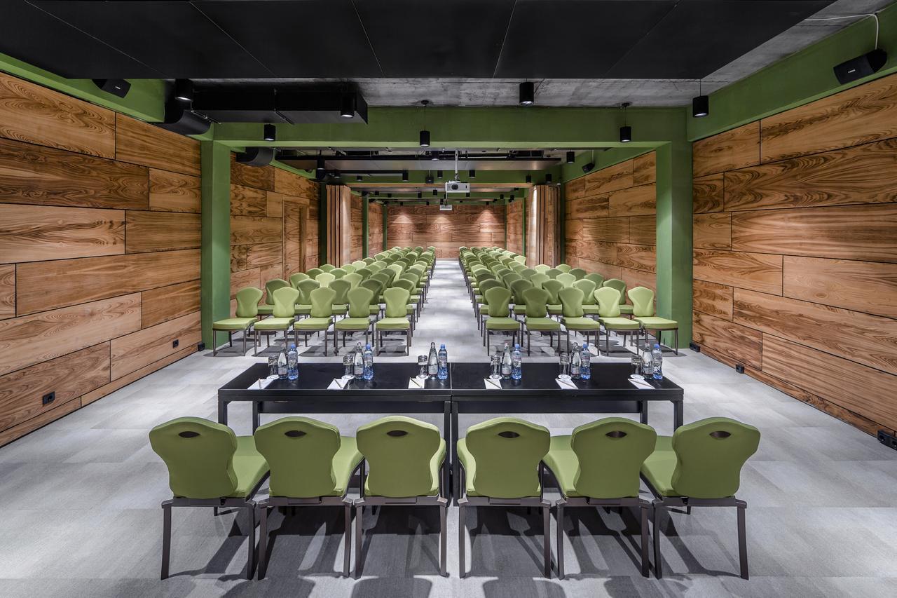 Iota Hotel Тбилиси Екстериор снимка The Green Room