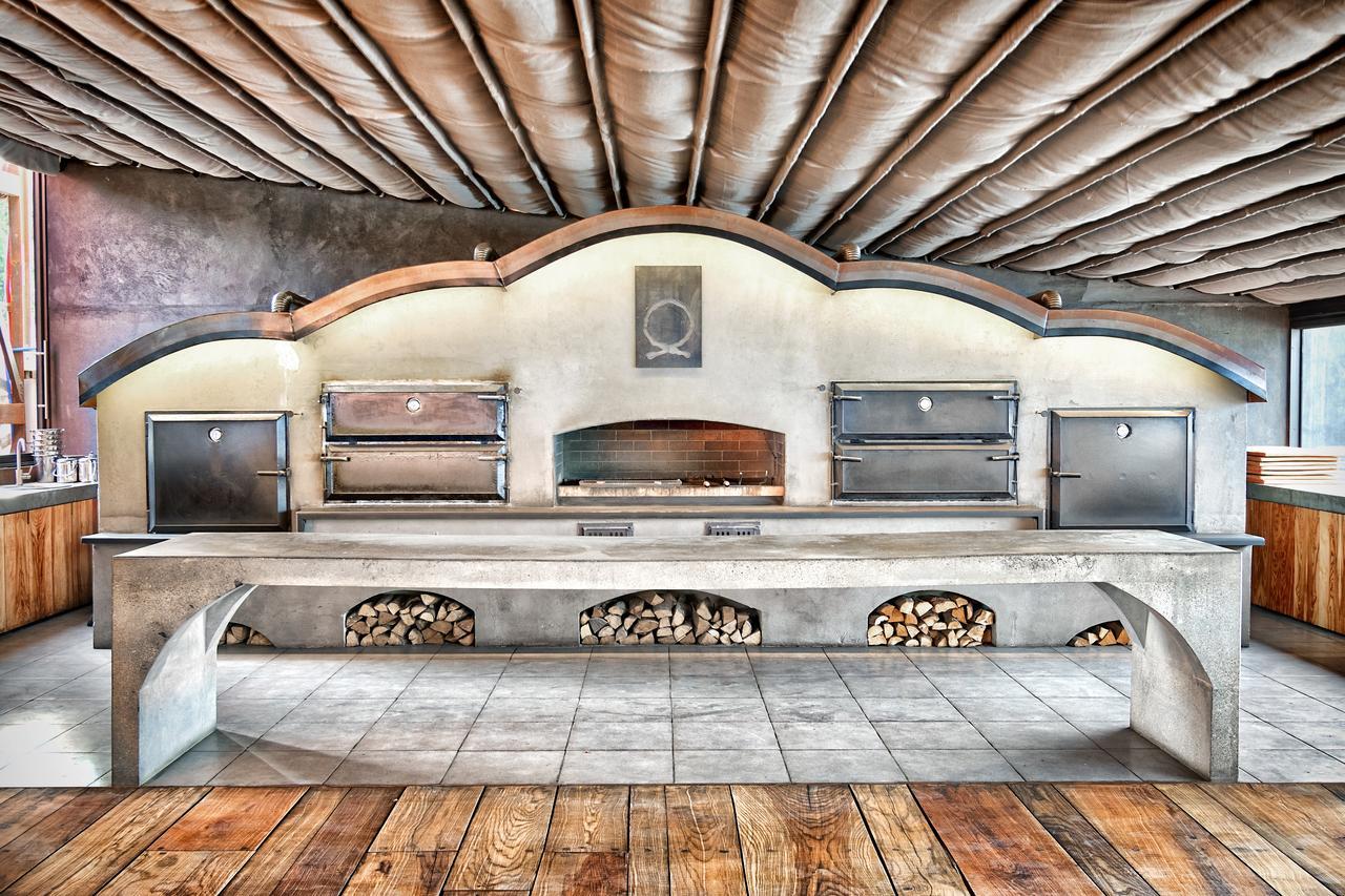 Iota Hotel Тбилиси Екстериор снимка The wood-fired oven at the restaurant