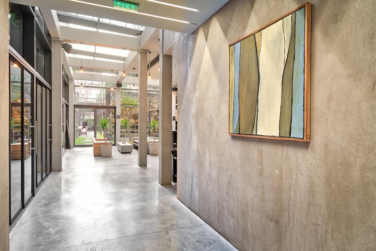 Iota Hotel Тбилиси Екстериор снимка Interior of the building